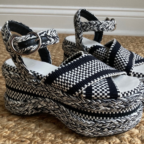 Amambaih Gala Platform. Size 36 - Picture 9 of 16